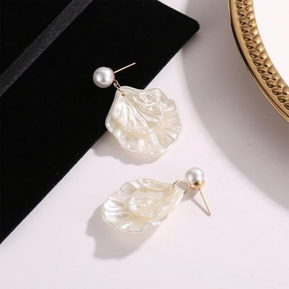 White Pearl Seaside Dangle Earrings for Women, Trendy Shell & Flower Design, Lig - Picture 5 of 7